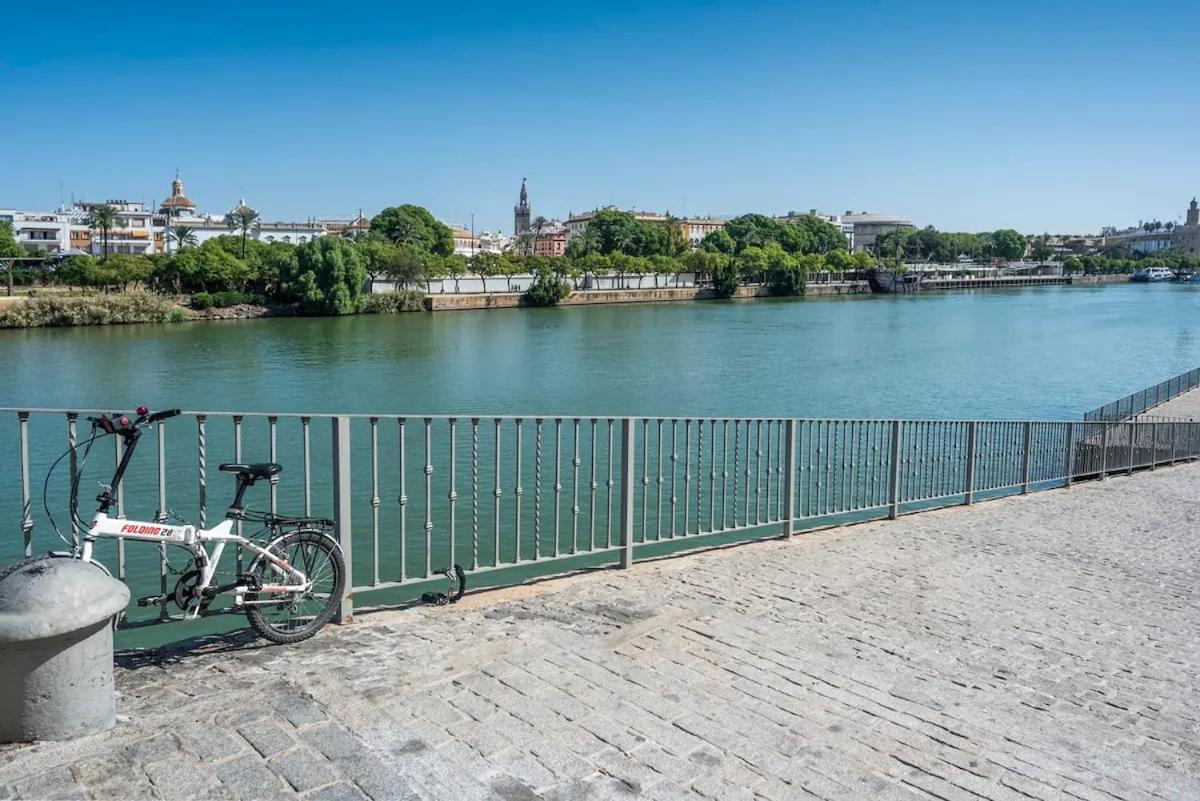 Alohamundi Allure Apartments Seville Luaran gambar